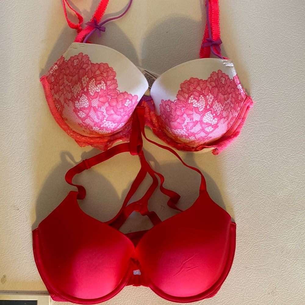 Bundle of 2 Victoria’s Secret Bras size 32DD